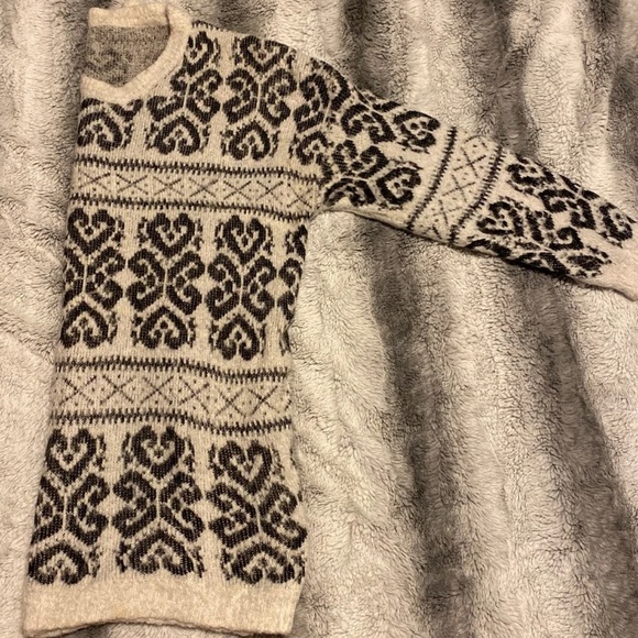 Patterned Sweater - Picture 2 of 3